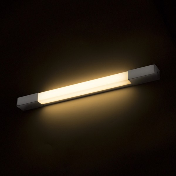 AMENITY 60 zidna krom 230V LED 8W IP44 3000K