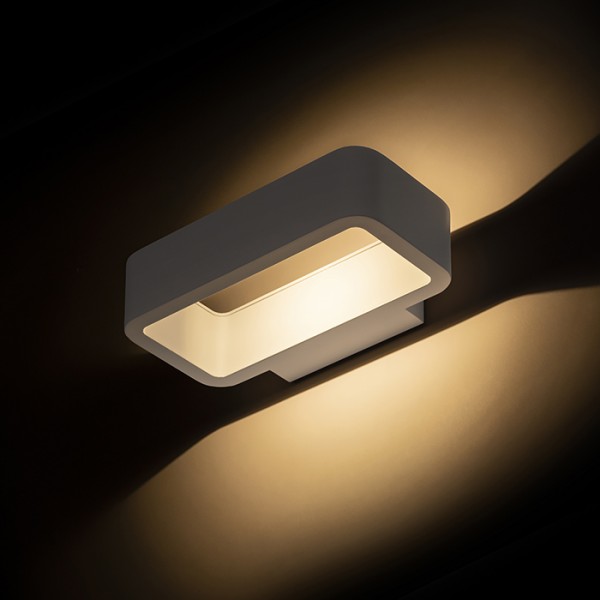 TAPA zidna bijela 230V LED 6W IP54 3000K