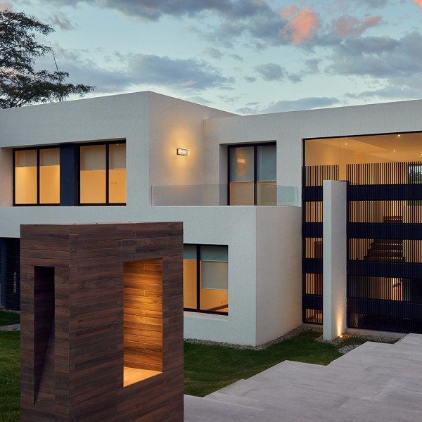 CLAIRE 21 zidni antracit mliječni akril 230V LED 9W IP54 3000K