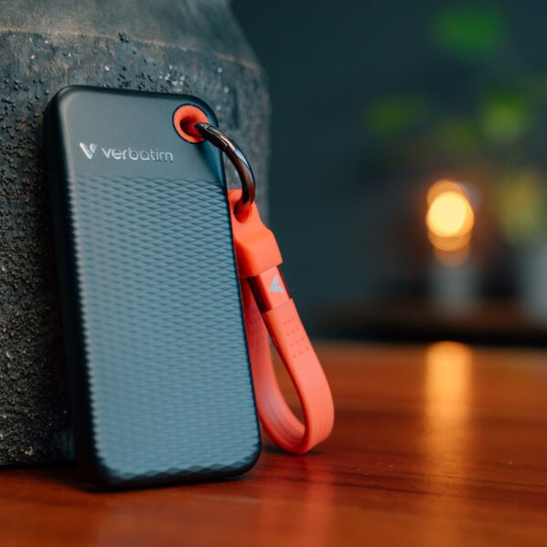 Verbatim Pocket 1TB SSD vanjski disk, USB 3.2 Gen2, Black/Red