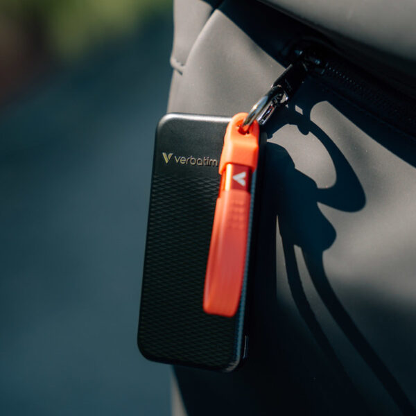 Verbatim Pocket 1TB SSD vanjski disk, USB 3.2 Gen2, Black/Red
